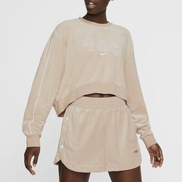 Nike Crewneck and Shorts Coord Set Blush Pink - Picture 1 of 4